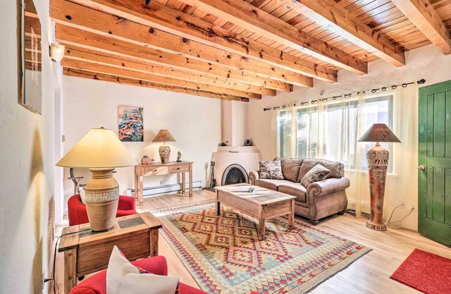 'Casa Rosita' Home, 3 Mi to Santa Fe Plaza!