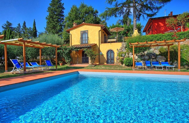 Casa Rossa 5 - Ferienwohnung mit Pool