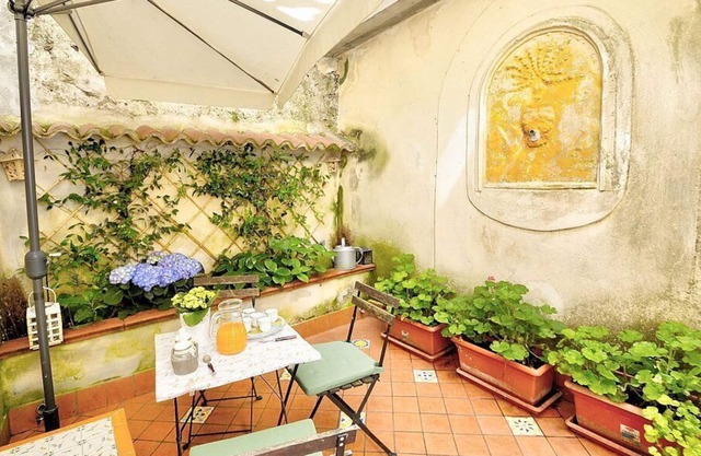 Casa Rotilda: Eine elegante und einladende zweistöckige Wohnung im Zentrum von Salerno.