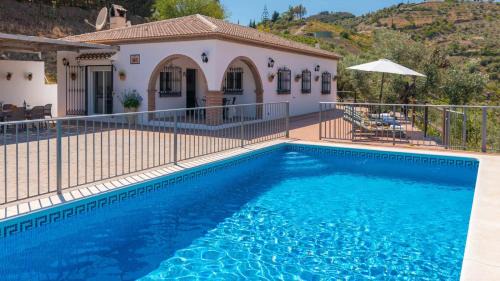 Casa Rural Moreno Canillas de Albaida by Ruralidays