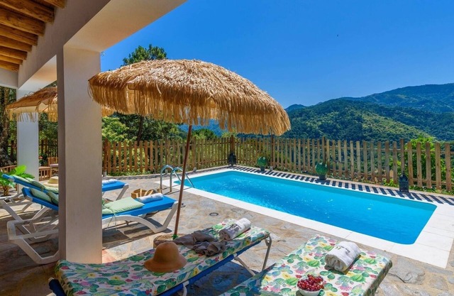 Casa Rural Monte Dios Jubrique by Ruralidays