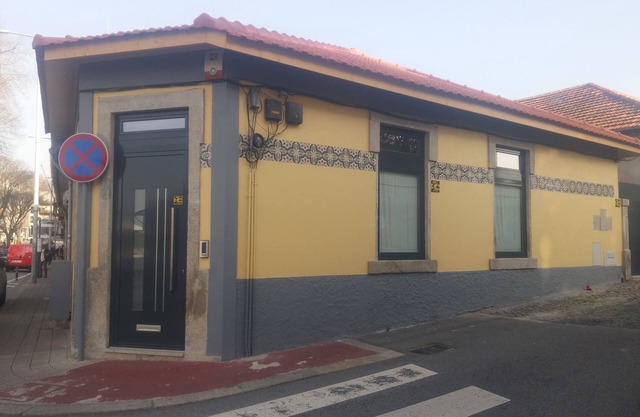 Casa São Dinis, in Porto, hat eine hervorragende Lage, Design und Komfort.