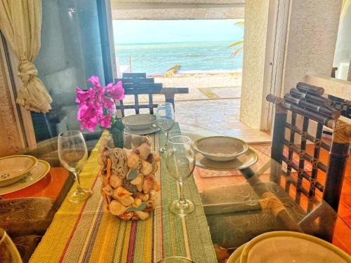 Casa Saltwater Cowboy En La Playa - Beachfront Property