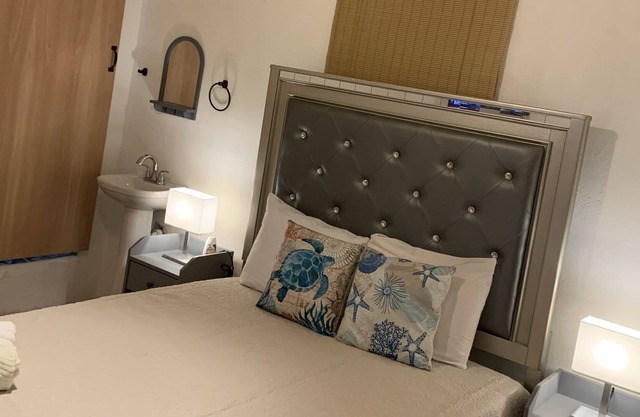Casa San Juan Vieques Guesthouse/ Room D/8 minutes walking from Ferry Terminal!