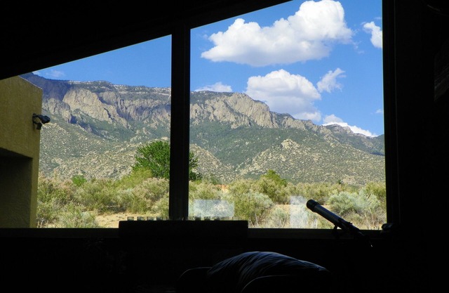 CASA SANDIA PEAK. Freie Sicht auf die Berge / Straßenbahn. Ruhe-Tierwelt-Haustiere OK.
