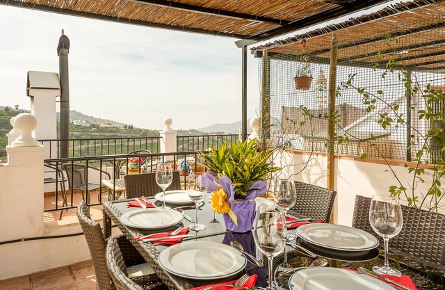 Casa Sandra, traditionelles Stadthaus in der wunderschönen weißen Stadt Competa