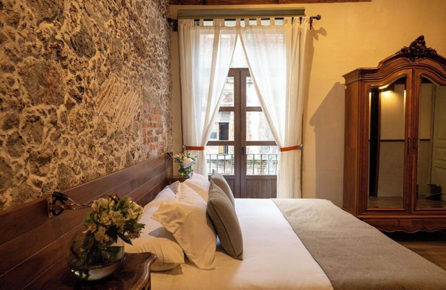 CASA SAUTO 12 Historic 1 BR with balconies and Rooftop next to Zocalo