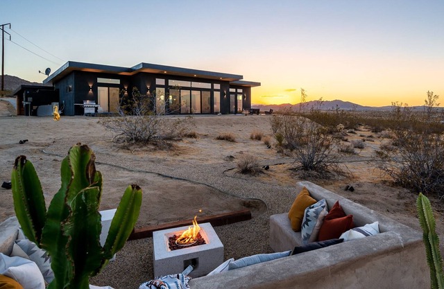 Casa Serrano Joshua Tree- 5 mins from JT village