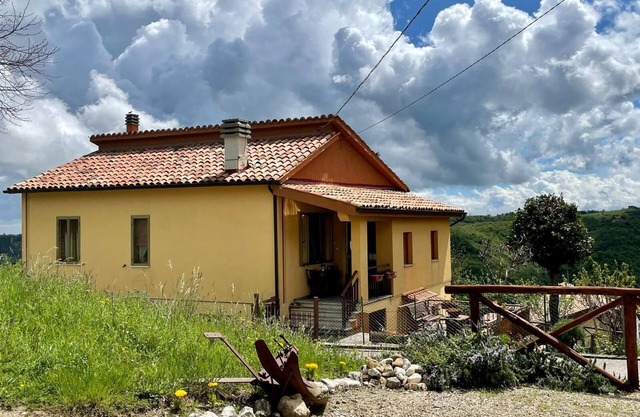 Unabhängige Wohnung mit drei Schlafzimmern im Sibillini Mountains Park
