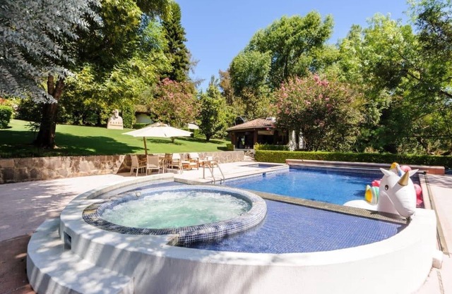 Casa Socampo: W/ pool and paddle court in Avándaro