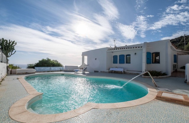Casa Sole: Family home with pool and amazing Seaview