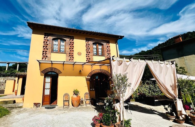 Casa Sole in Massarosa,Pool,garden, barbecue,Air conditioning, near the village.