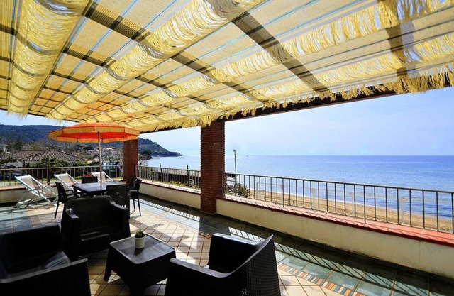 Casa Terry B: A graceful apartment located right on the beach, with Free WI-FI.