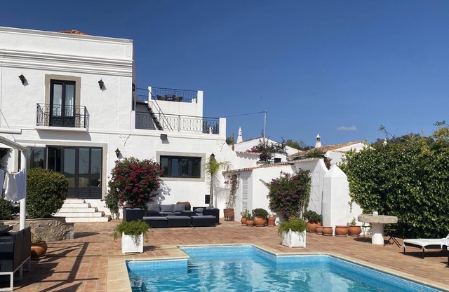Casa Traditional Portuguesa de 4 Quartos com Piscina Privada ´old Manor´