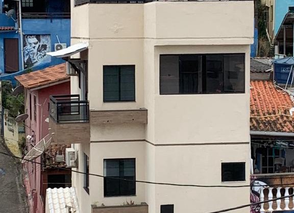 Casa triplex com cobertura a 5 minutos da praia