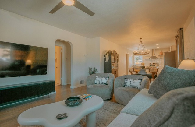 Casa Urbana-2BD+2BR+Hot Tub+Pet Friendly+No Pet Fee!