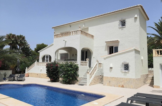 Casa Verde, cozy holiday home with private heated pool in Javea
