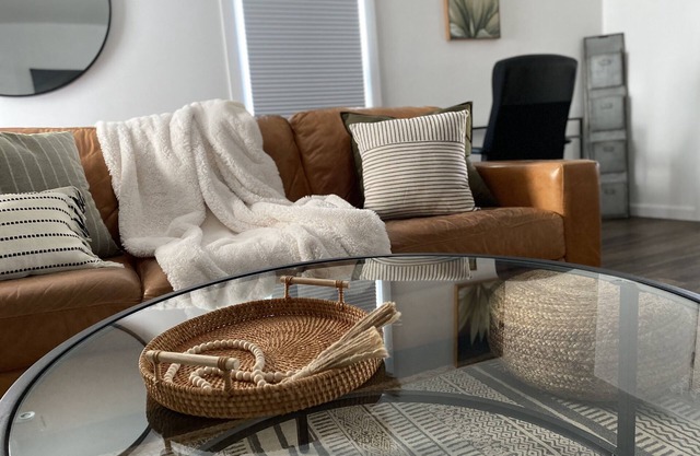 Casa Verde: Near Downtown Aurora/Casino