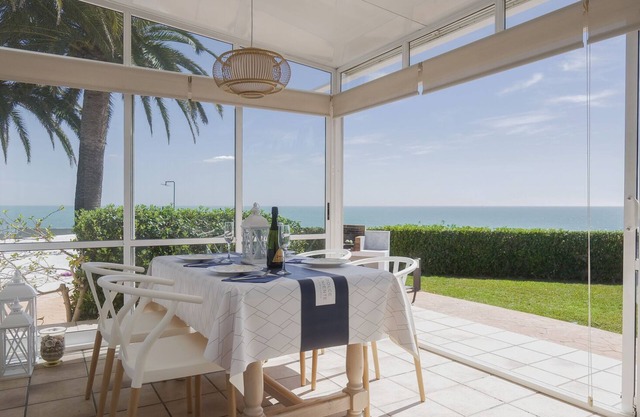Casa Vesalia a 1a línea de mar con A/A y Wi-Fi.