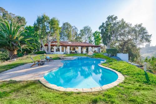 Casa Via Zara - Sweeping Mountain Views with Pool
