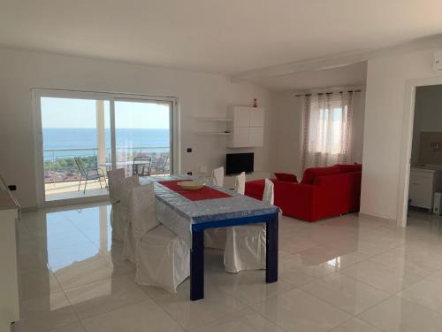 Casa vista mare-LATO EST