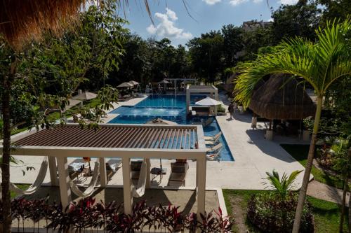 Casa YELLOWSTONE - A GEM IN THE HIDDEN JUNGLE PUERTO MORELOS MEXICO WITH 2 POOLS