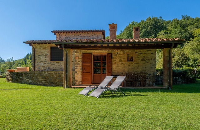 Casal'Terra Villa mit privatem Garten und WLAN