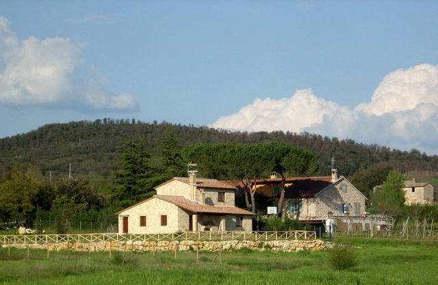 Casale con piscina Umbriens, 8 posti