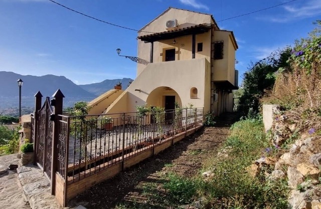 Casale di Sicilia for 3