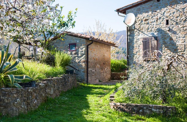 Altes Bauernhaus mit Pool in Panoramalage mit herrlichem Blick