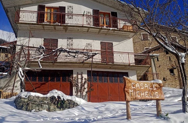 Bauernhaus eingebettet in den Ligurischen Alpen (1. Etage)