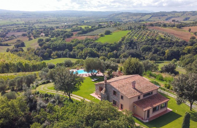 Casale Ombrone 11, Emma Villas