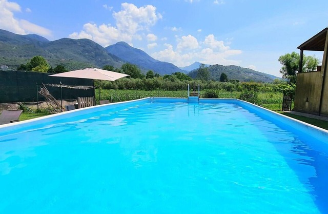 Villa in Pietrasanta mit 2 Schlafzimmern 8 Schlafplätzen