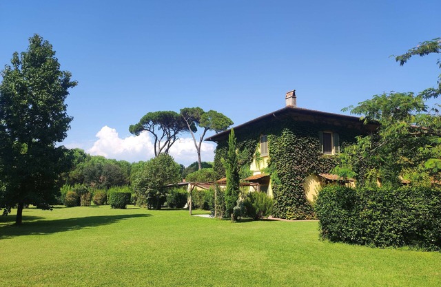 Haus "Il Pino" im Naturpark Migliarino, in der Nähe des Meeres.