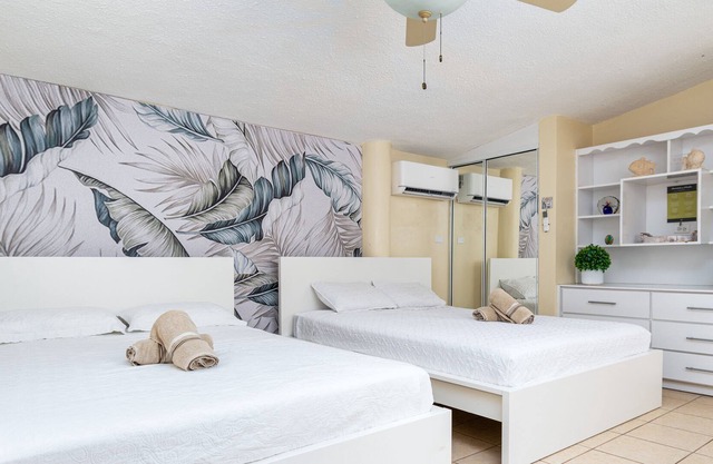 Casamares: Vacation Room with Jacuzzi and Gazebo (5 min from Beach and Poblado)