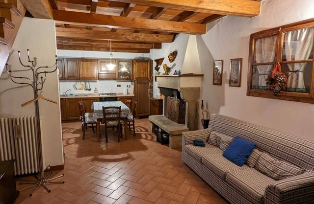 CasaMerli Apartment on 2 levels in the medieval village Le case di Quota
