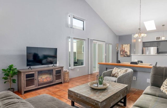 Casas Adobes Retreat: Peaceful Tucson Getaway
