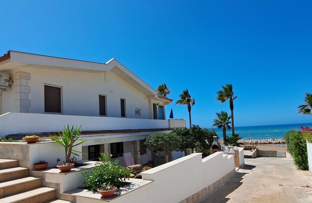CASASICULA "CALYPSO YOUR BEACH HOUSE"