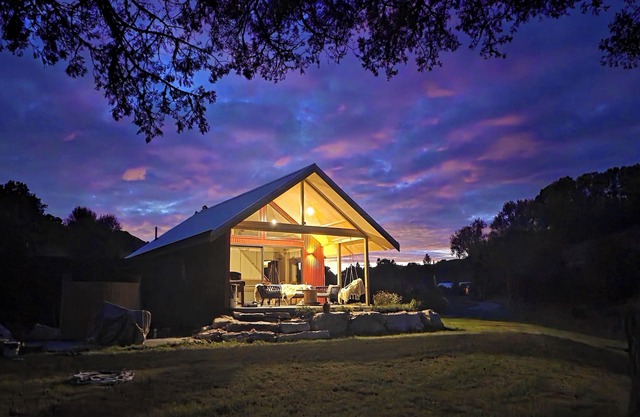 Cascade Cabin Luxury 2 Bedroom Nature Escape