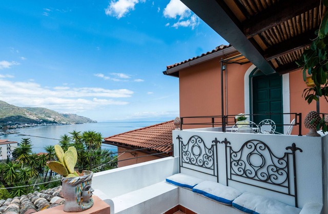 Casetta Amelia by Wonderful Italy