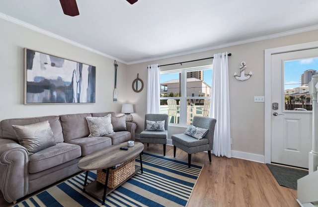 Casi Cielo Unit B: 2 BR, 1.5 BA Duplex in Gulf Shores, Sleeps 6