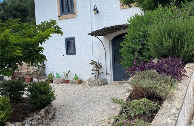 Casina Fumarola unter den alten Olivenbäumen