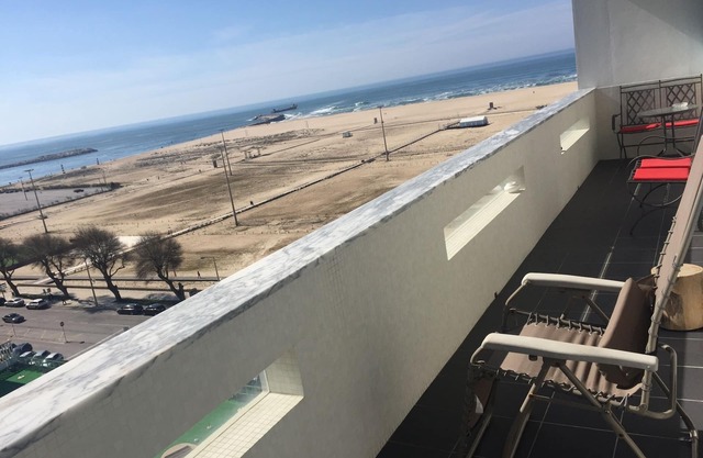 Casino & Beach Apartment, wifi, sea view