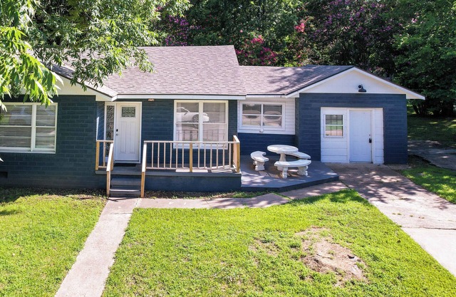 'Casino Cottage' Getaway: 4 Mi to Choctaw Casino!
