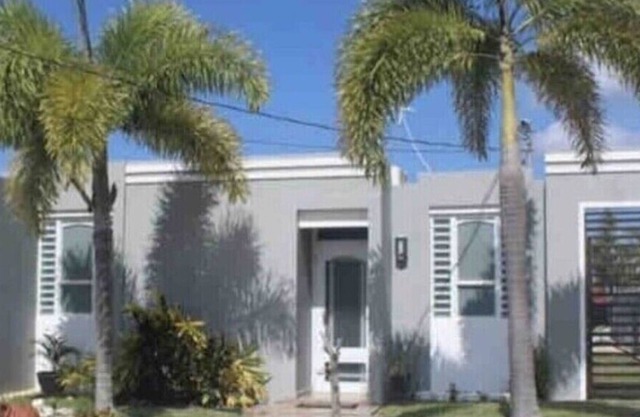 Casita Aguadilla near Beach, restaurants, airport