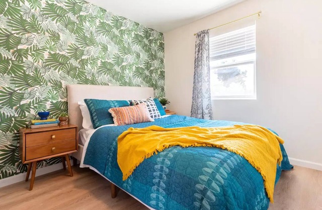 Casita Amarilla, Unique Tiny Home near Downtown SD w/ Private yard