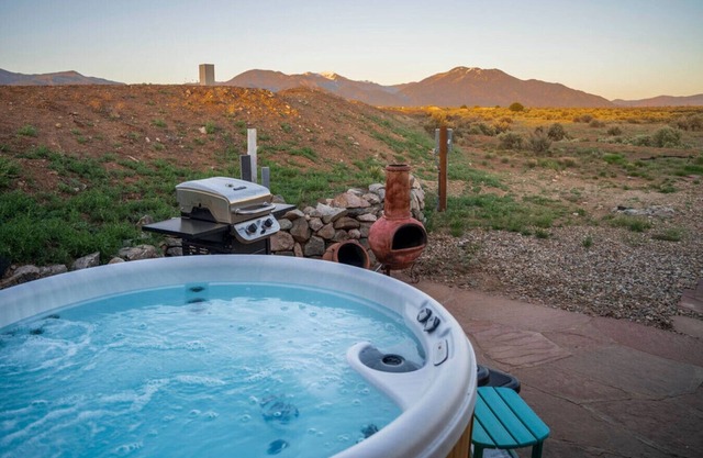 Casita de Alfarero - A Peaceful Escape - New Hot Tub!