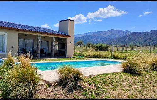 Casita de campo con piscina