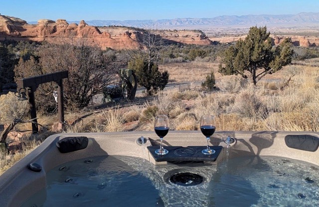 Casita in the Canyons, Extreme privacy, locked and gated with spectacular views.