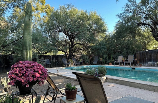 Casita on 10.5 Acre Guest Ranch with full kitchen, internet and washer and dryer